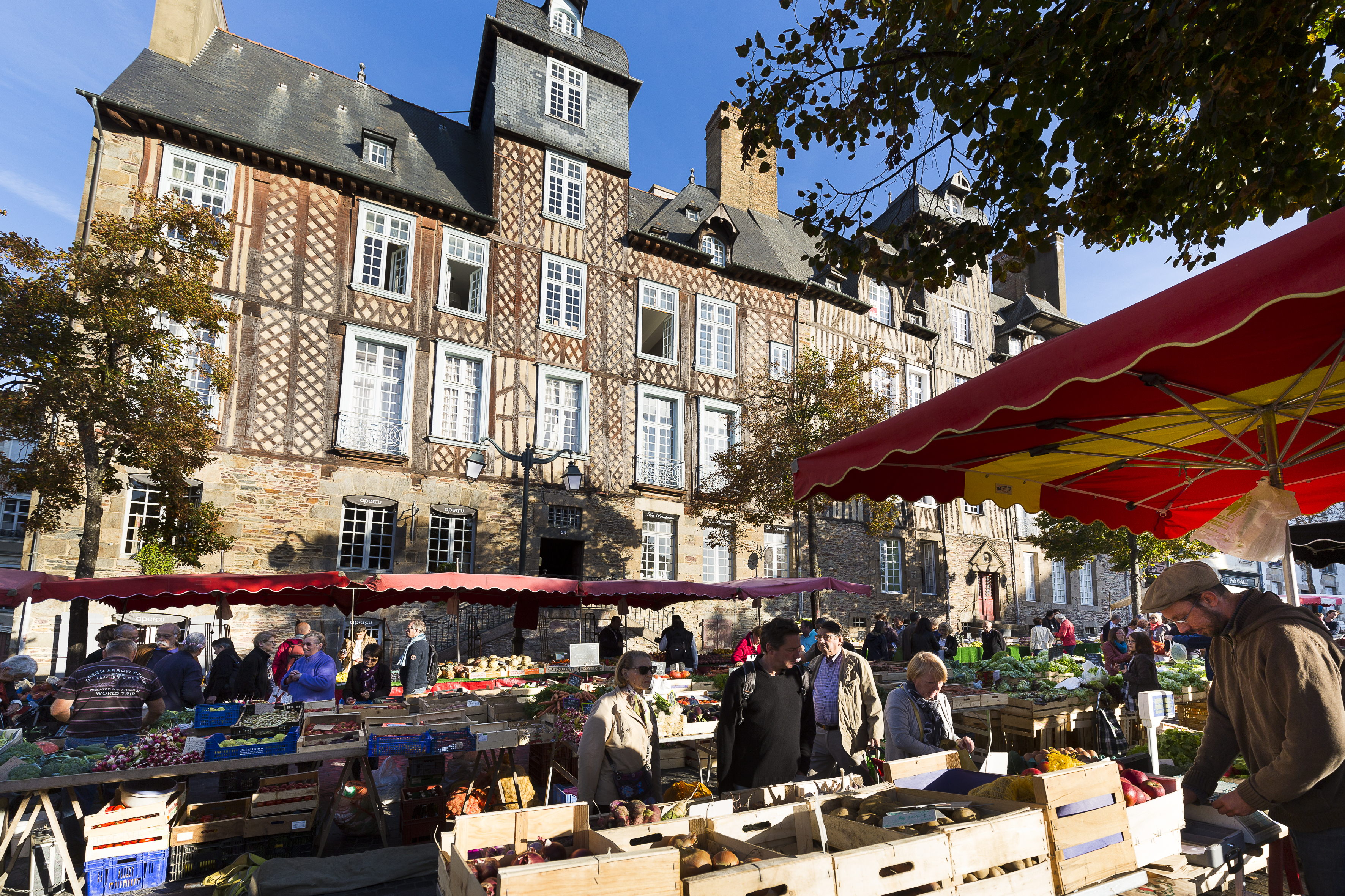 Visit Marché des Lices in Rennes | Live the World, image size:3543x2362