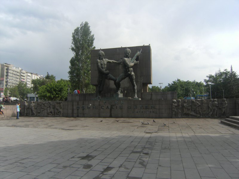 Gazi Mustafa Kemal Boulevard Park