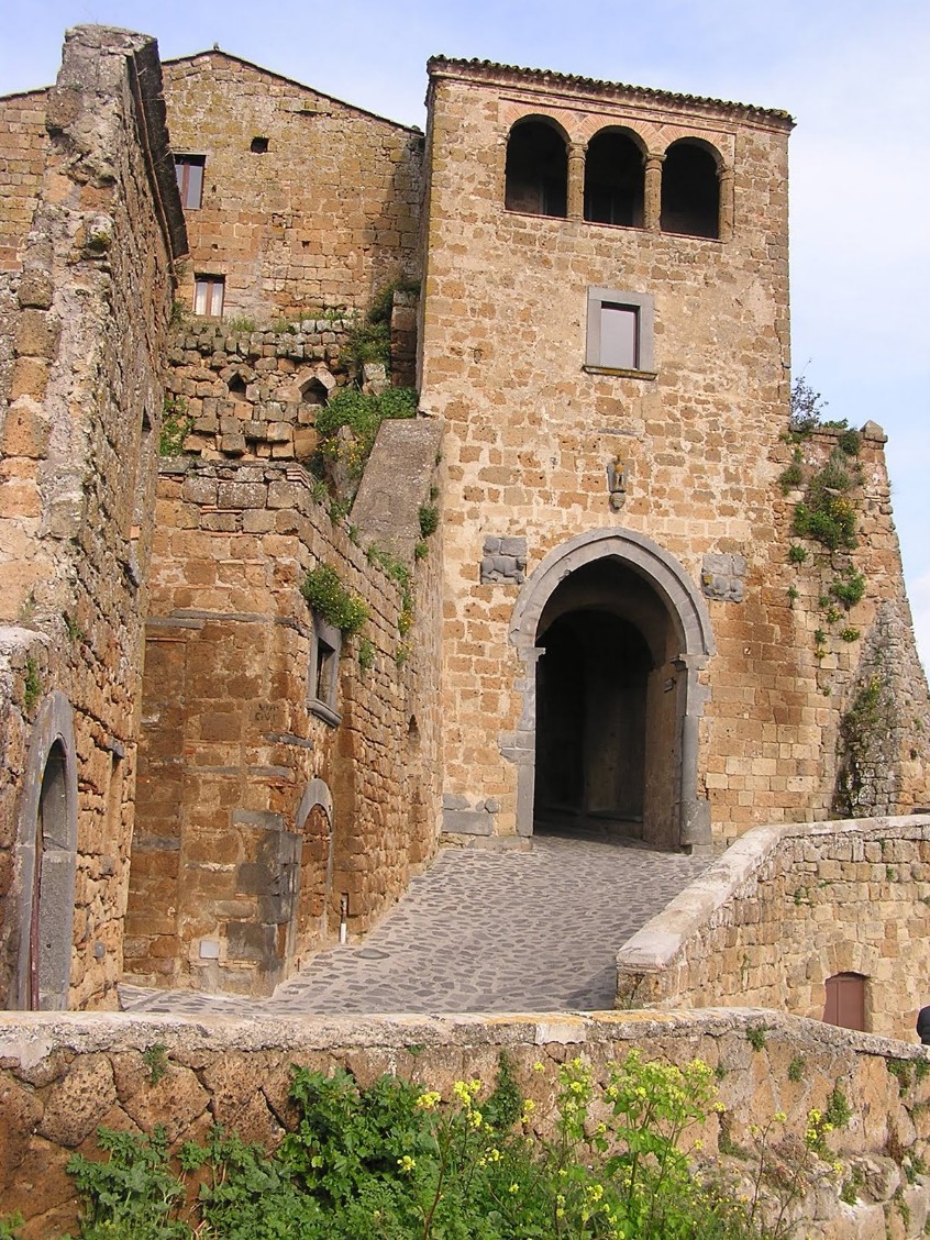 Visit Porta Santa Maria - Civita di Bagnoregio in Bagnoregio | Live the  World